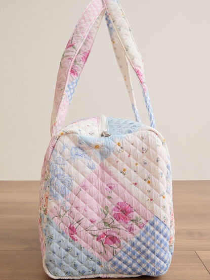 Everly Quilted Duffel Bag - ALTAR'D STATE KIDS