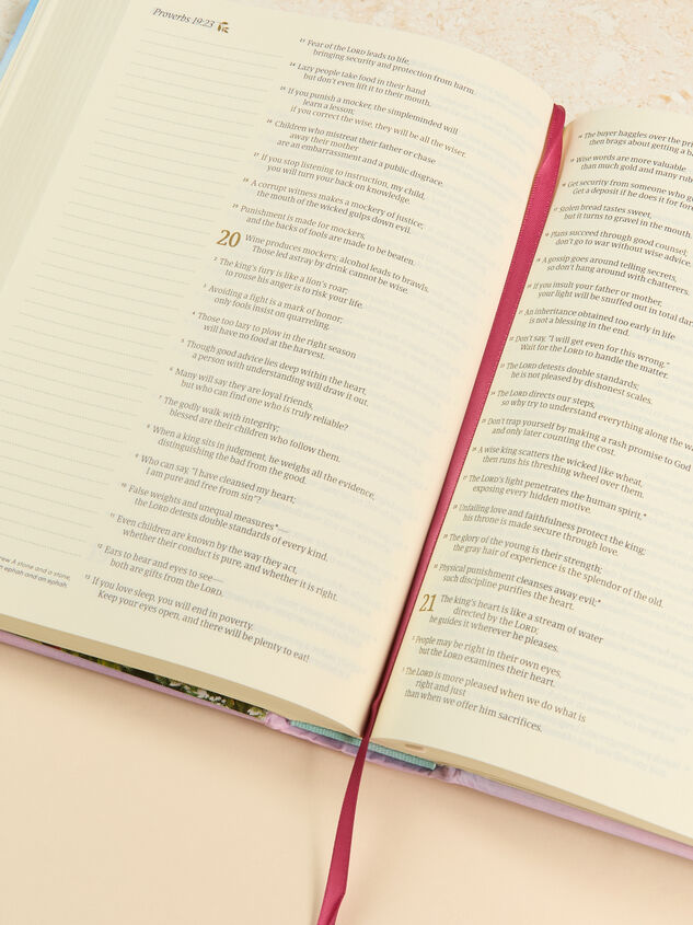 Hosanna Revival NLT Journaling Bible: Beach Theme Detail 2 - ALTAR'D STATE KIDS