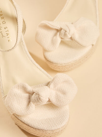 Cassie Bow Wedges - ALTAR'D STATE KIDS