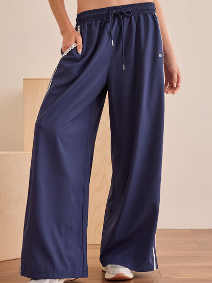 Relay Lace Stripe Pant - AS Kids