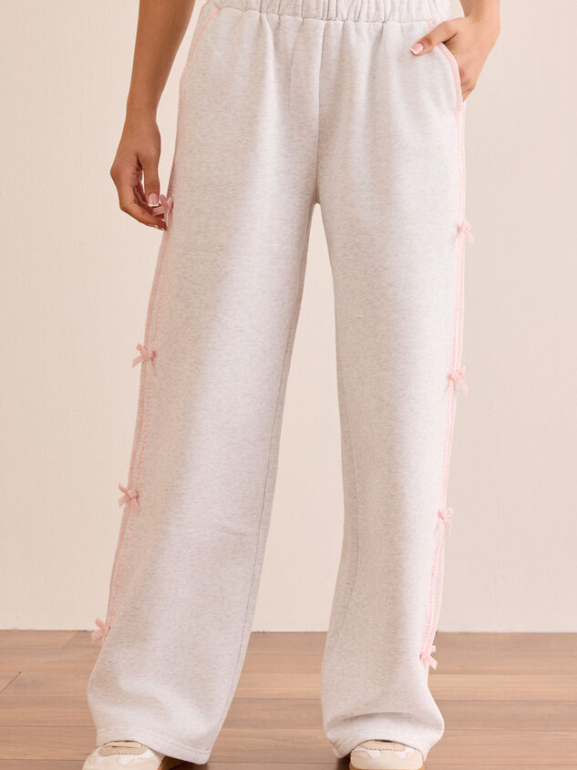 Pit Stop Bow Sweatpants Detail 3 - ALTAR'D STATE KIDS