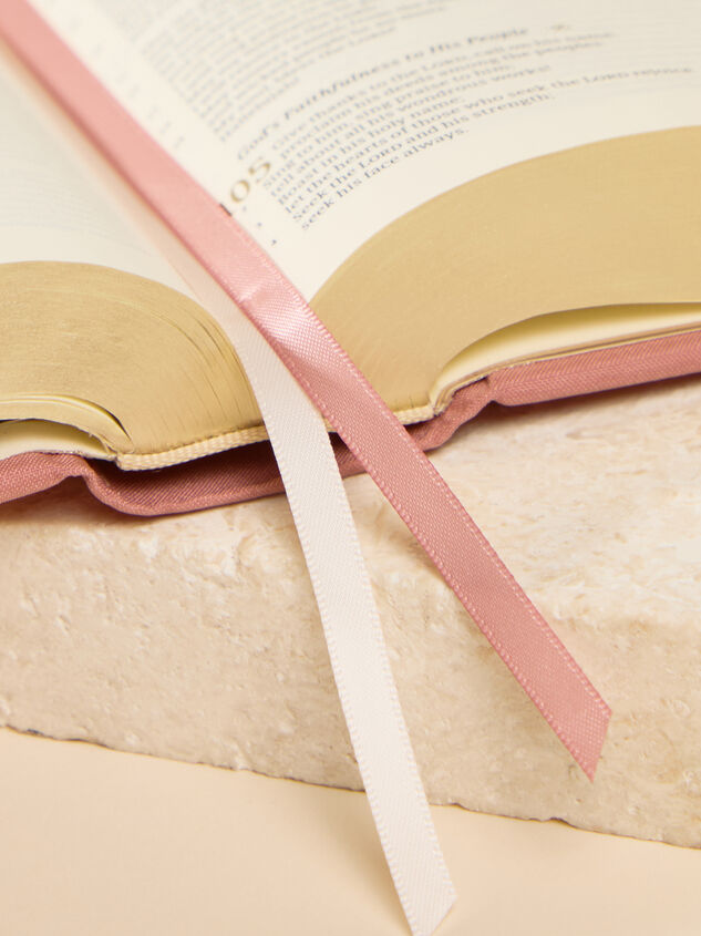 Hosanna Revival Notetaking Bible- Rosedal Theme Detail 3 - ALTAR'D STATE KIDS