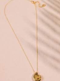 18K Gold Shell Necklace Detail 2 - ALTAR'D STATE KIDS