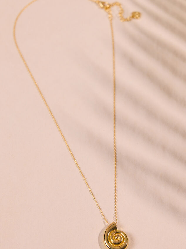 18K Gold Shell Necklace Detail 2 - ALTAR'D STATE KIDS