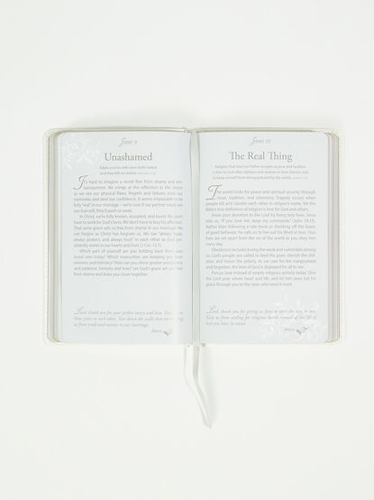 366 Devotions for Couples - ALTAR'D STATE KIDS