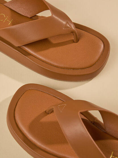 Malle Chunky Flip Flop - ALTAR'D STATE KIDS