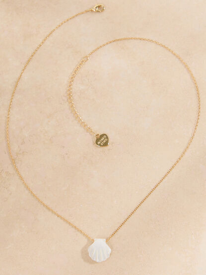 Capri Shell Necklace - ALTAR'D STATE KIDS