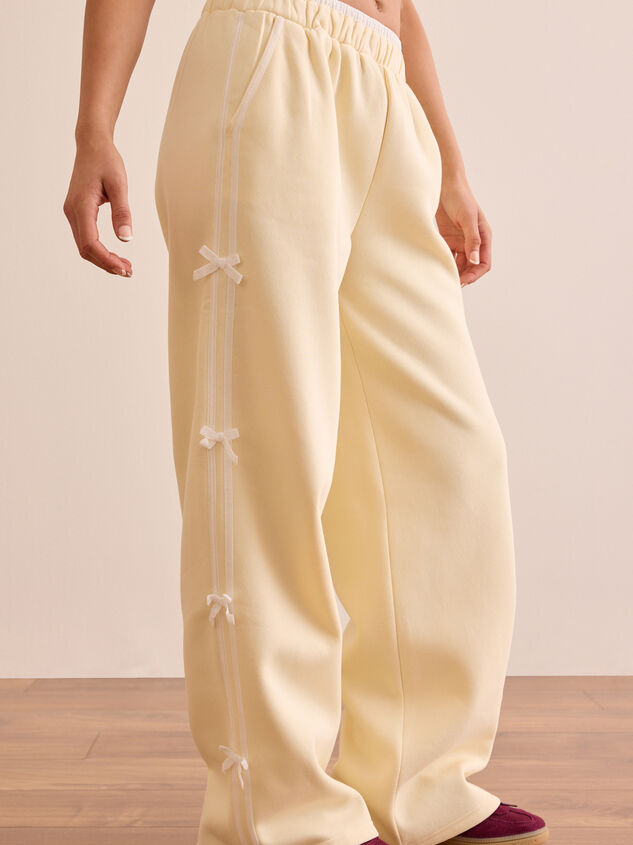 Pit Stop Bow Sweatpants Detail 3 - ALTAR'D STATE KIDS