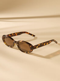 Amelia Oval Sunglasses Detail 3 - ALTAR'D STATE KIDS