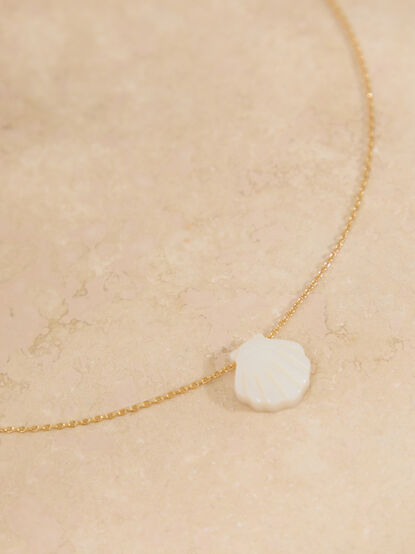 Capri Shell Necklace - ALTAR'D STATE KIDS