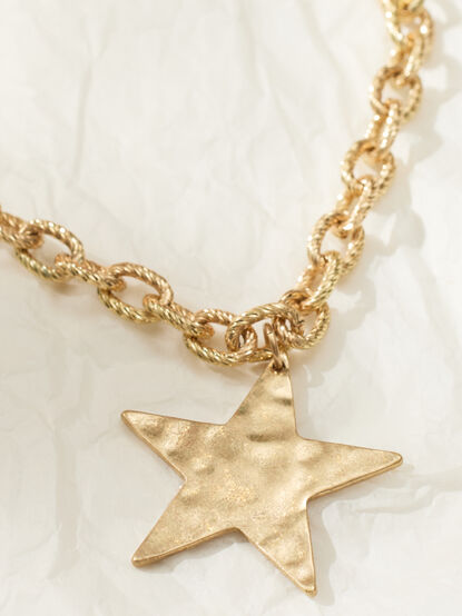 Worn Gold Hammered Star Necklace - ALTAR'D STATE KIDS