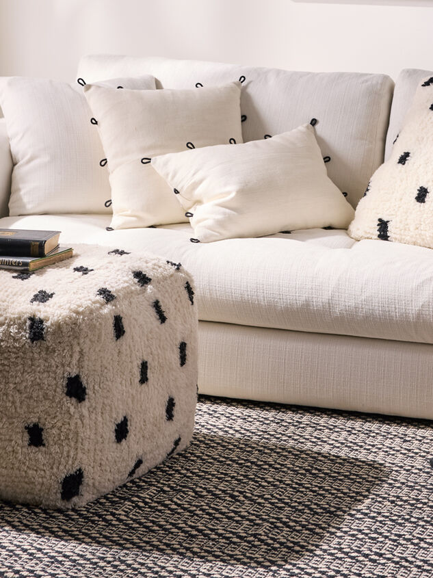 Lantana Pouf Detail 2 - AS Kids