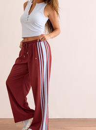 Run This Back Side Stripe Pant Detail 6 - AS Kids
