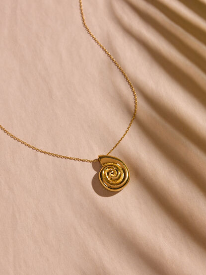 18K Gold Shell Necklace - ALTAR'D STATE KIDS
