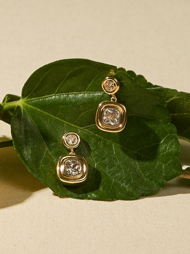 Savanna Square Dangle Earring Detail 4 - AS Kids
