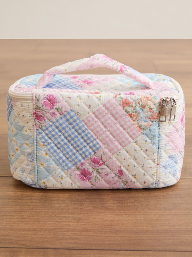 Cecile Quilted Makeup Bag Detail 3 - ALTAR'D STATE KIDS