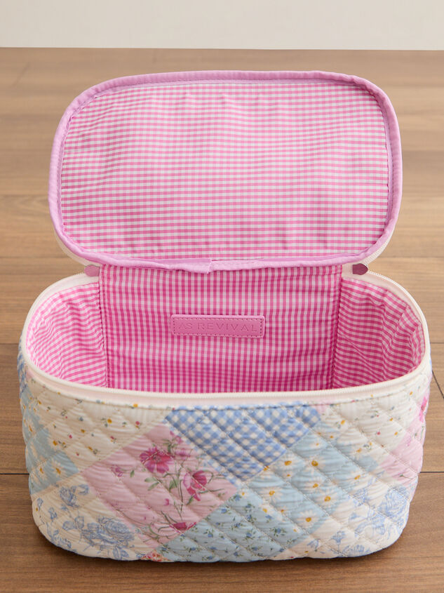 Cecile Quilted Makeup Bag Detail 4 - ALTAR'D STATE KIDS