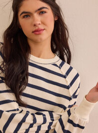 Warm-up Stripe Pullover Detail 2 - ALTAR'D STATE KIDS
