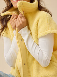 Nina Oversized Sherpa Vest Detail 2 - ALTAR'D STATE KIDS