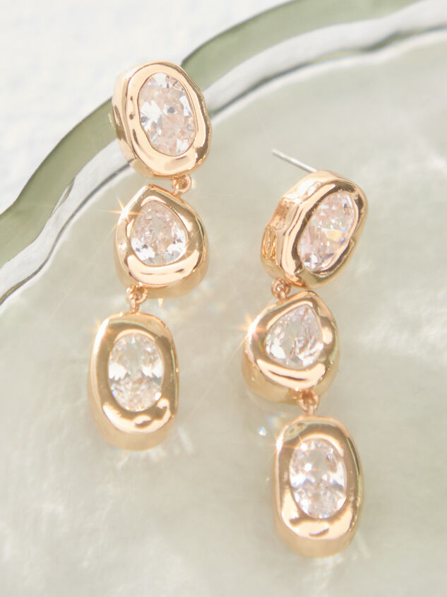 Evalyn Bezel Linear Earring Detail 2 - AS Kids