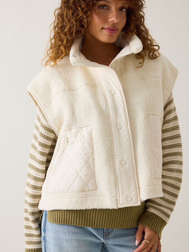 Kaia Sherpa Vest Detail 4 - AS Kids