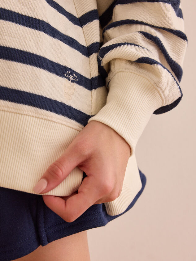 Warm-up Stripe Pullover Detail 6 - ALTAR'D STATE KIDS