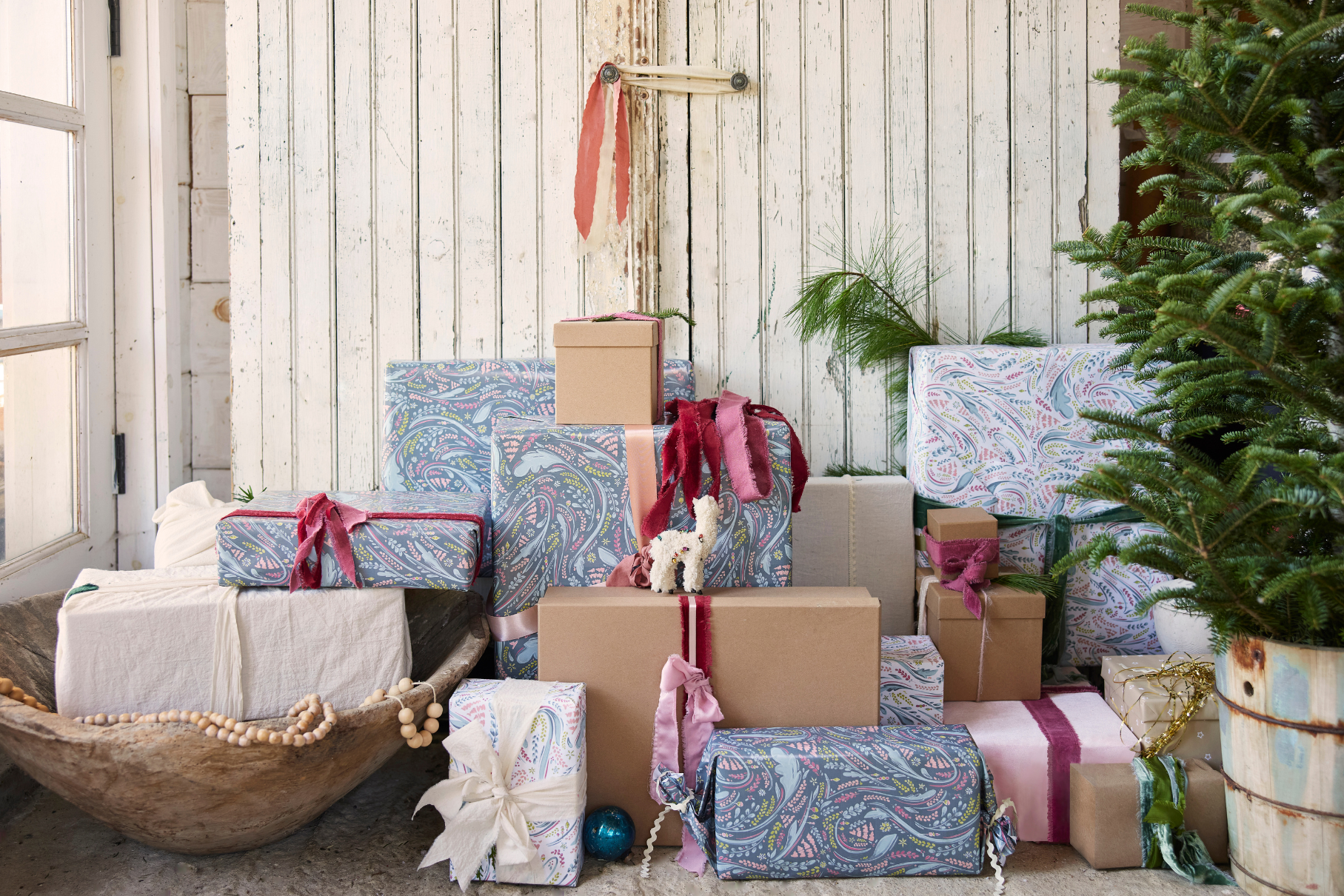 Gift Guide 2023: Cozy Christmas Gifts for Her - ALTAR'D STATE KIDS